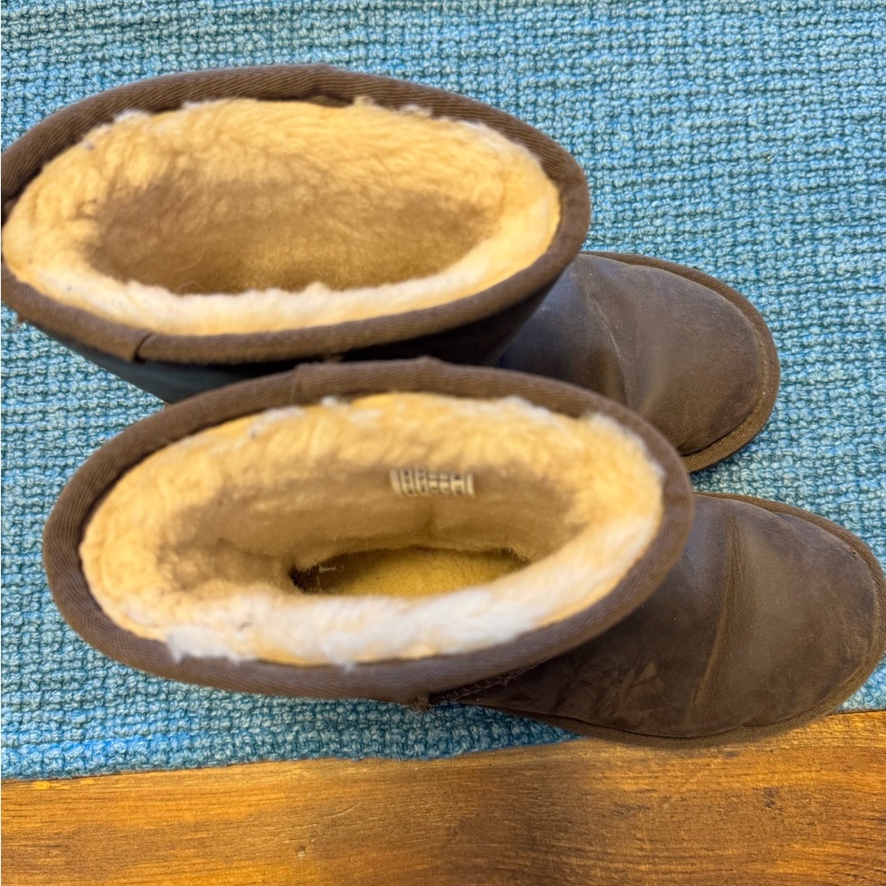Women's Ugg Shearling-Lined Brown Ankle Boots - Picture 4 of 6